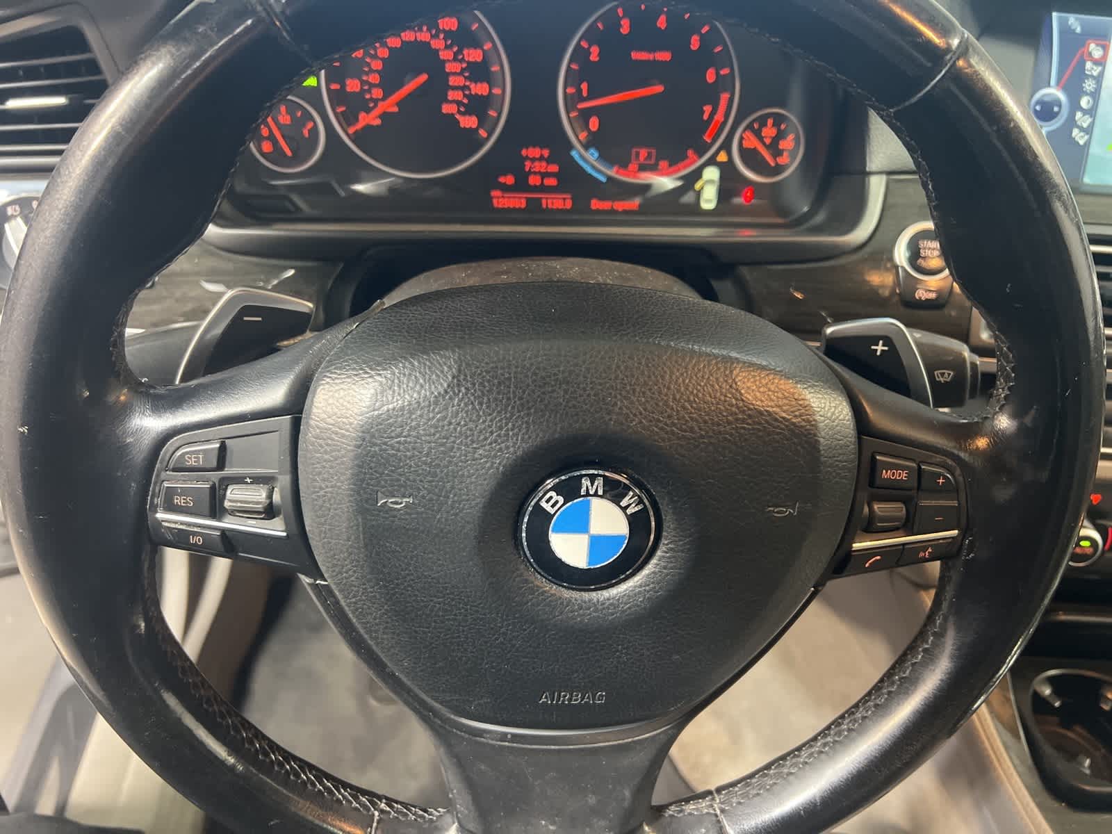 Thumbnail: 2012 BMW 5 Series - 32