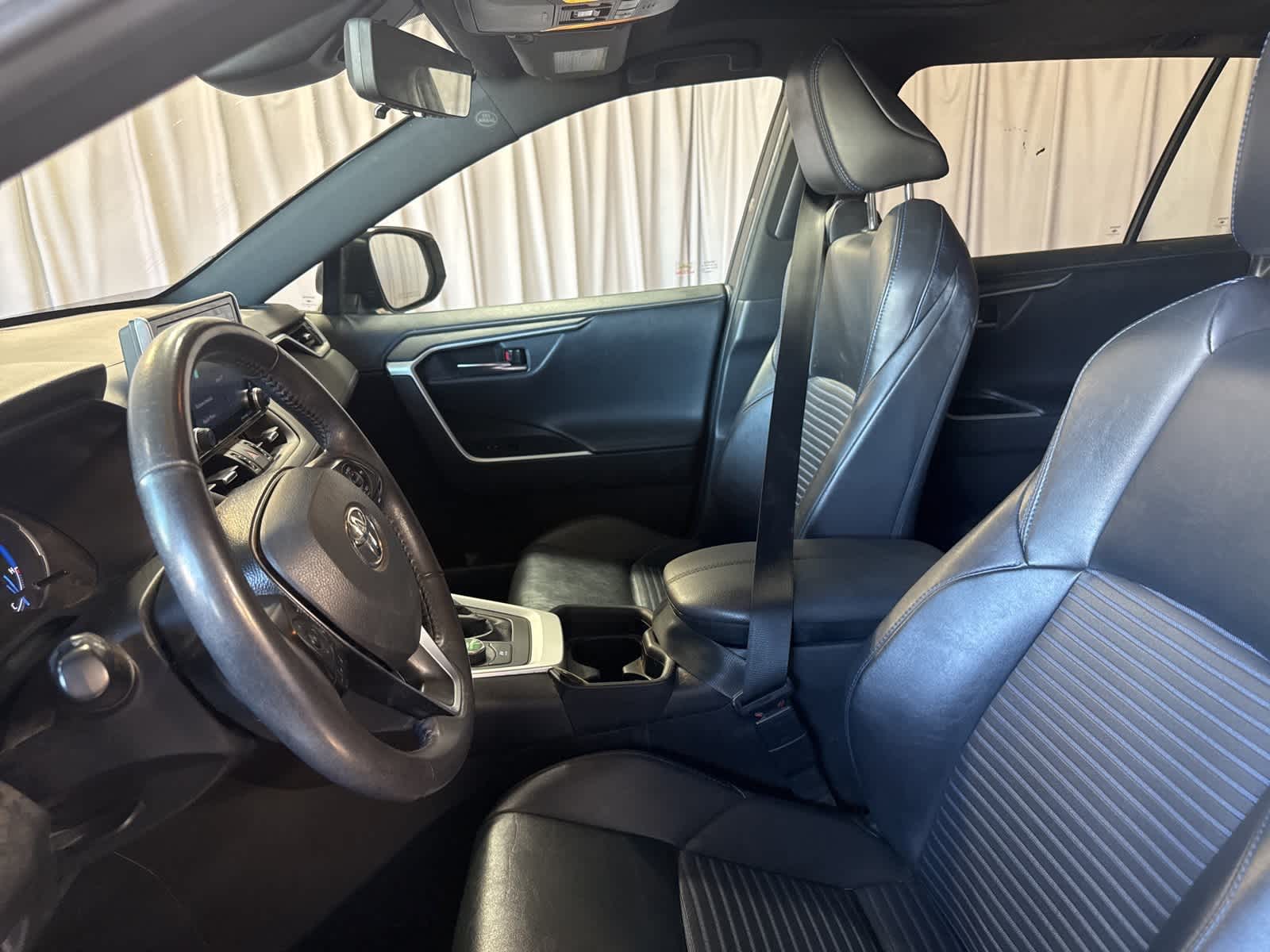 Thumbnail: 2021 Toyota RAV4 - 20