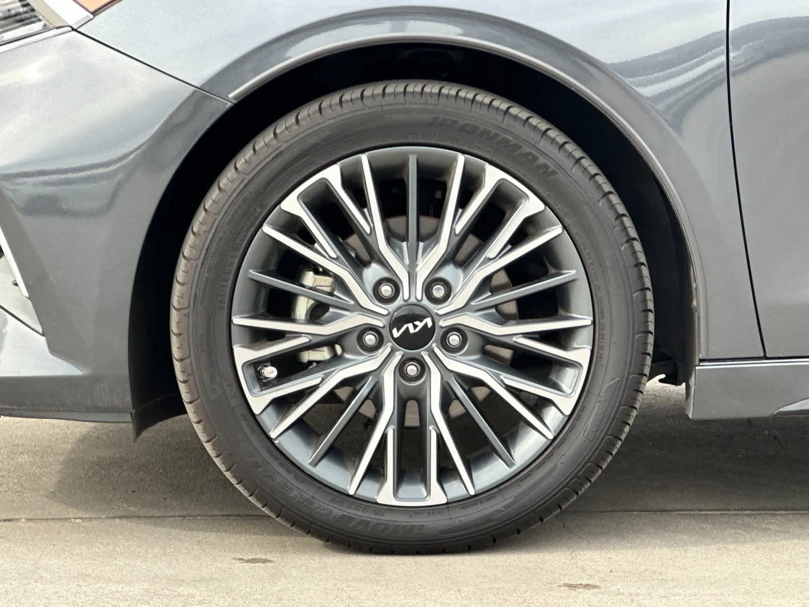 Thumbnail: 2023 Kia Forte - 26