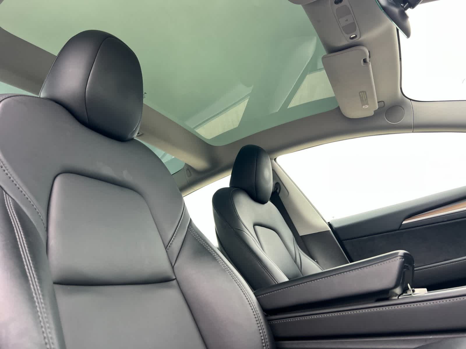 Thumbnail: 2023 Tesla Model 3 - 16