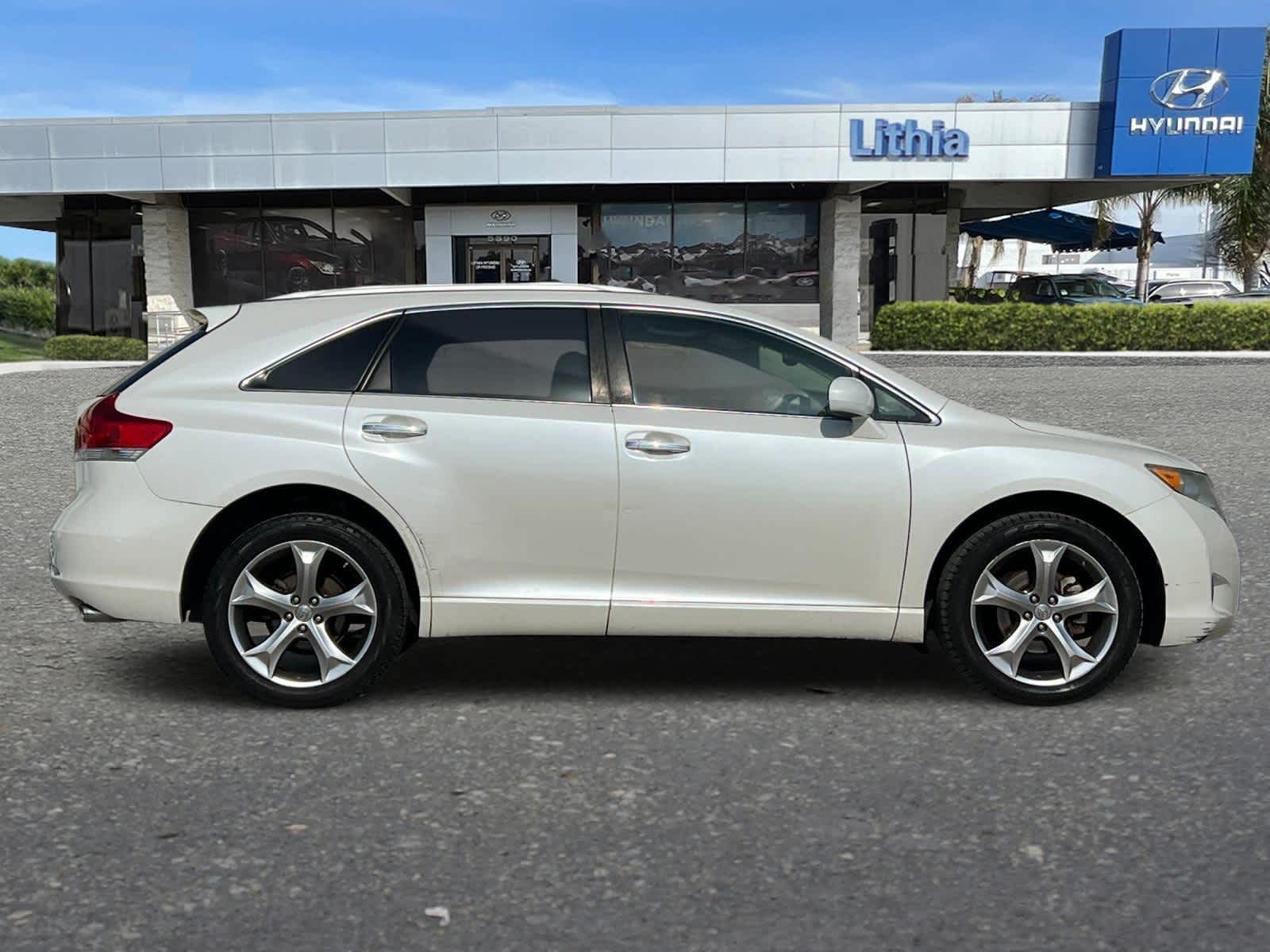 Thumbnail: 2011 Toyota Venza - 9