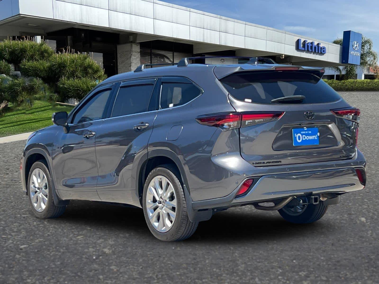 Thumbnail: 2024 Toyota Highlander - 6