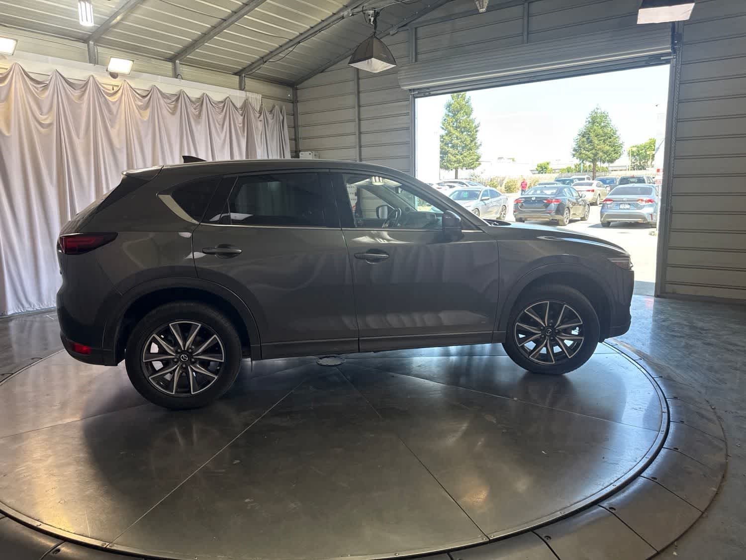 Thumbnail: 2017 Mazda CX-5 - 4