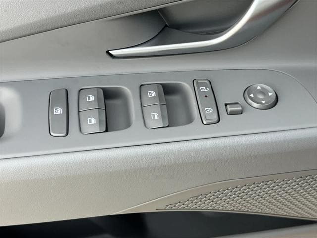 Thumbnail: 2025 Hyundai Elantra - 14