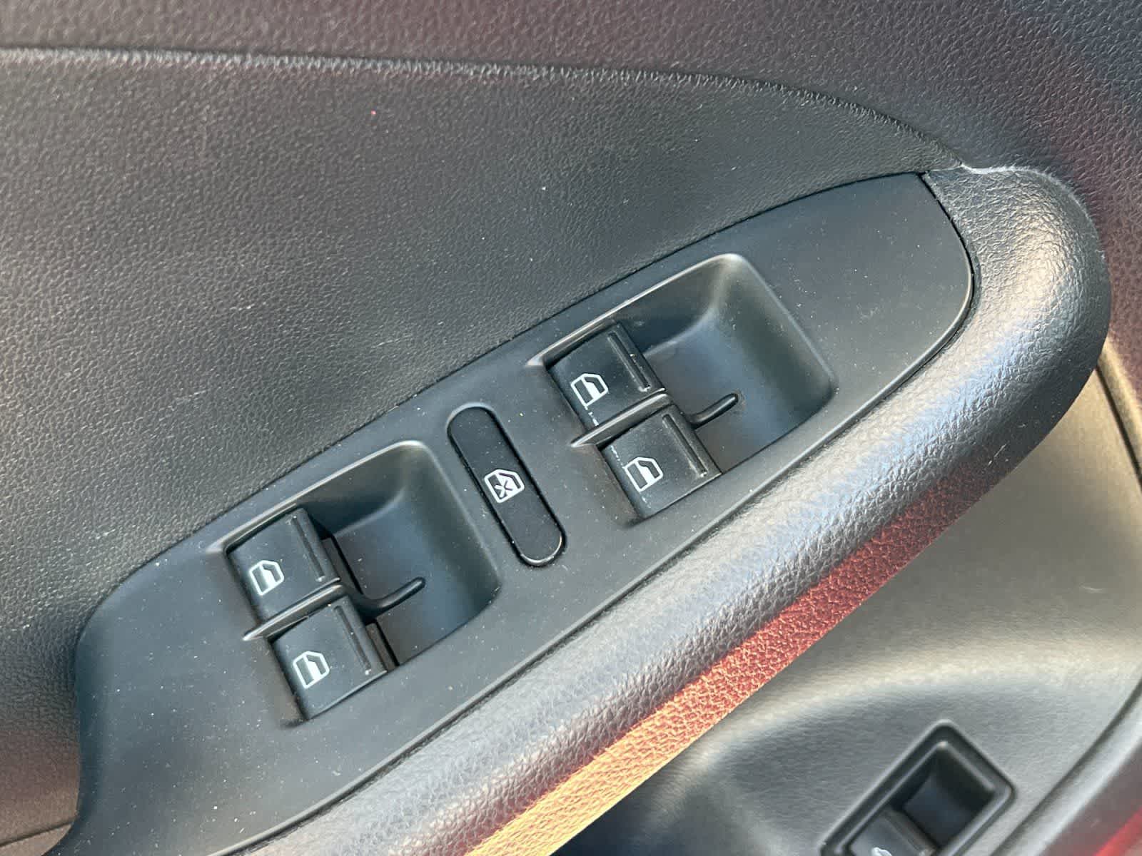 Thumbnail: 2015 Volkswagen Jetta - 14