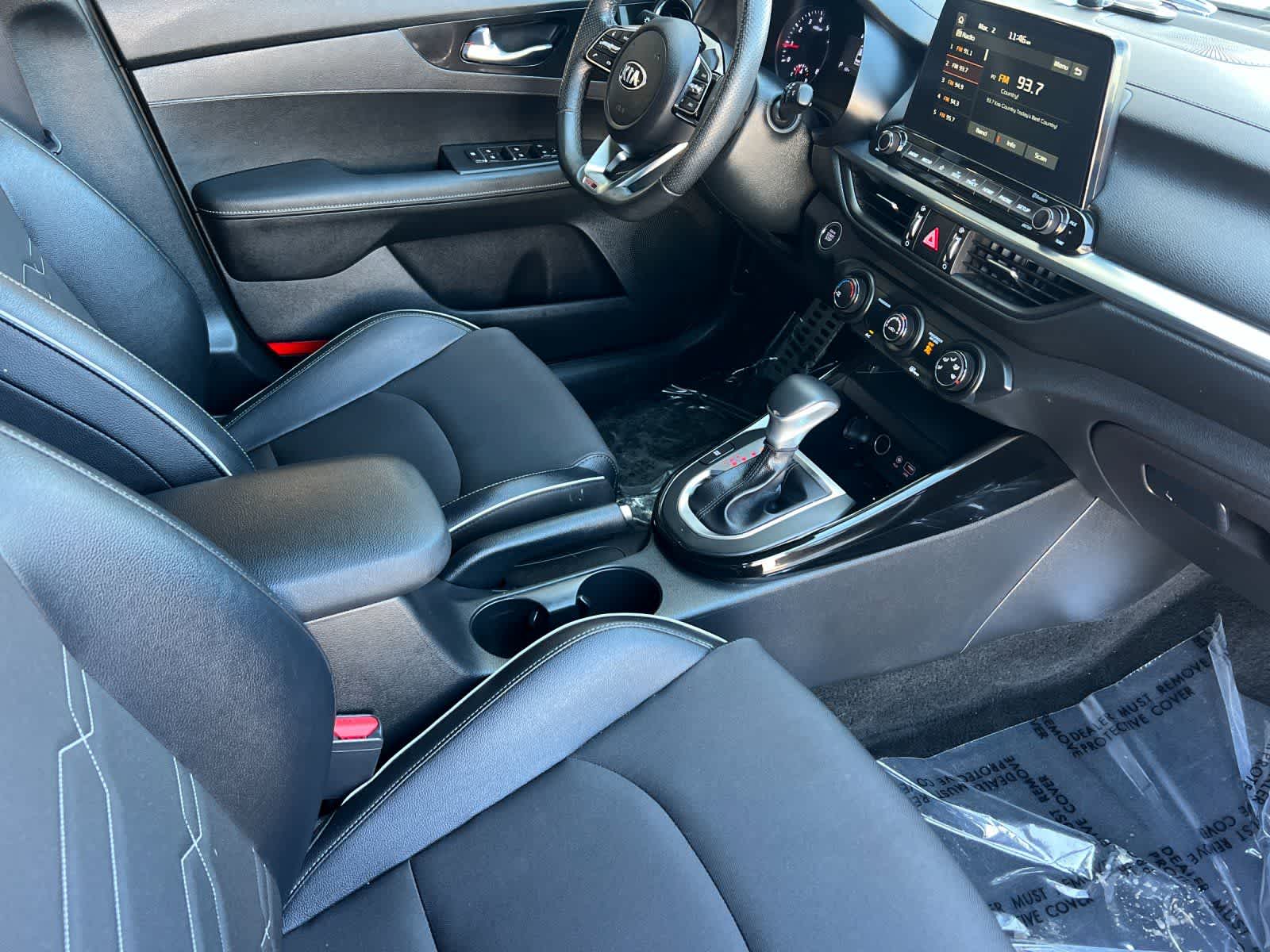 Thumbnail: 2021 Kia Forte - 16