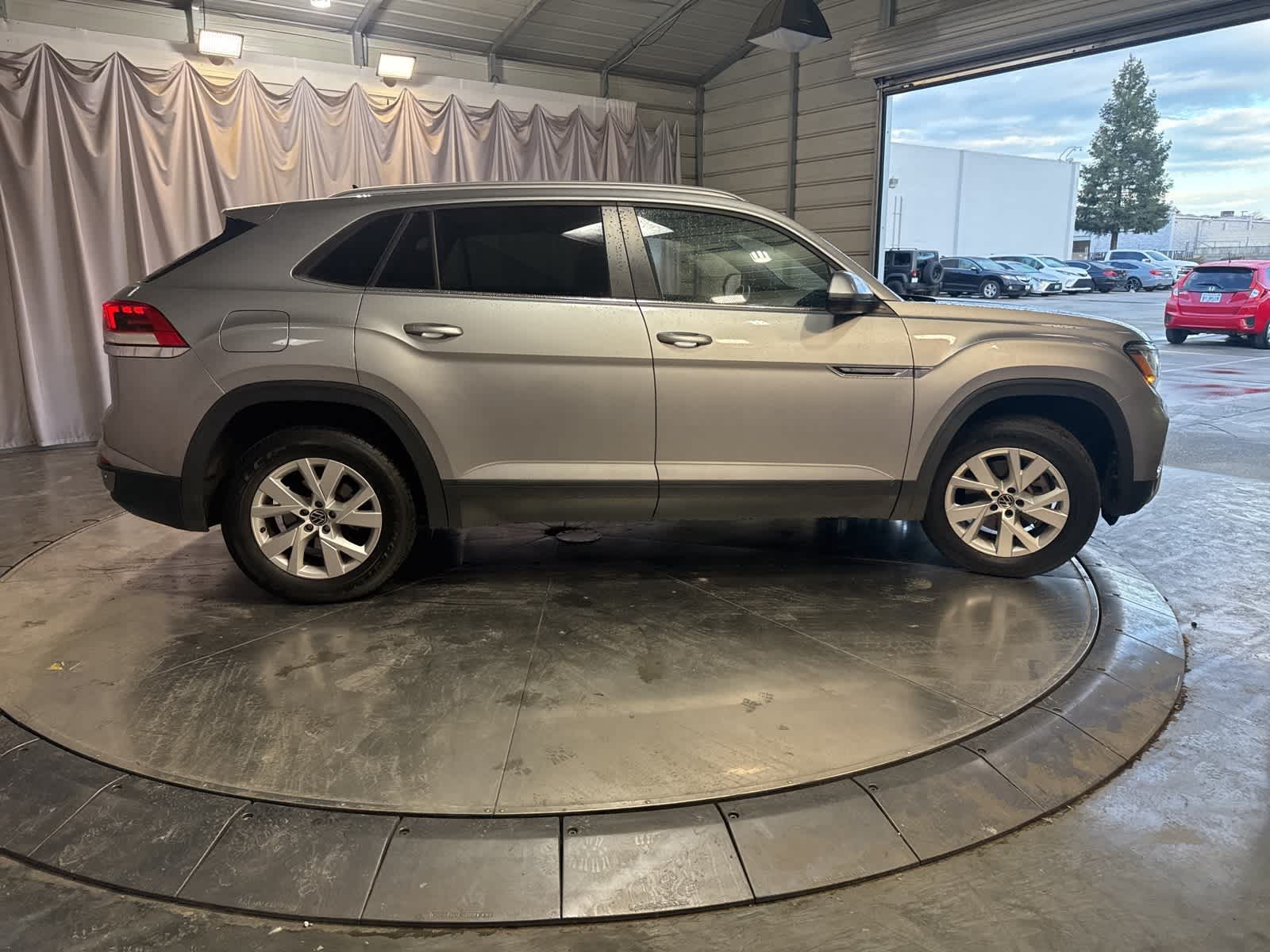 Thumbnail: 2021 Volkswagen Atlas - 3