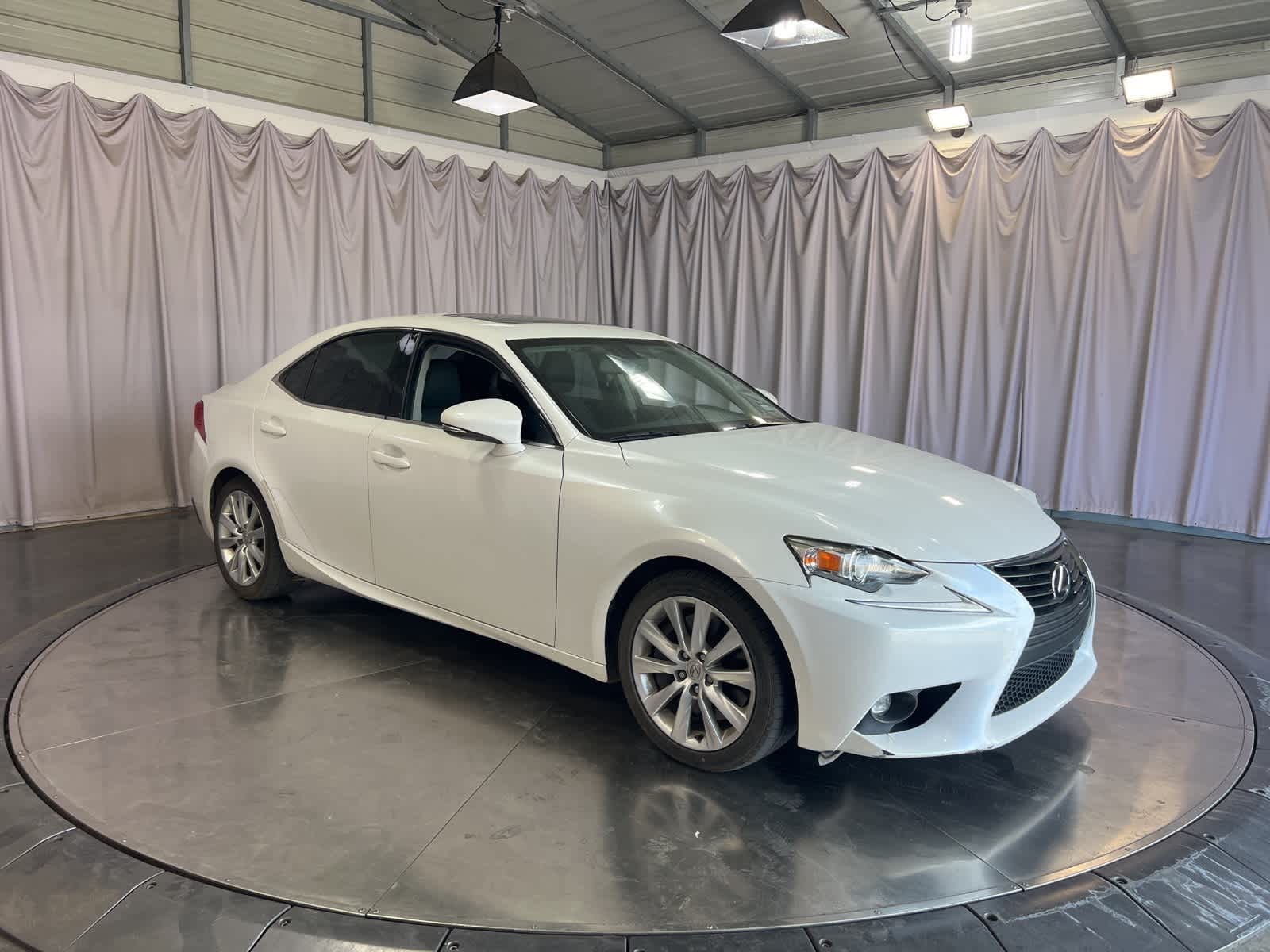 Thumbnail: 2016 Lexus IS - 9