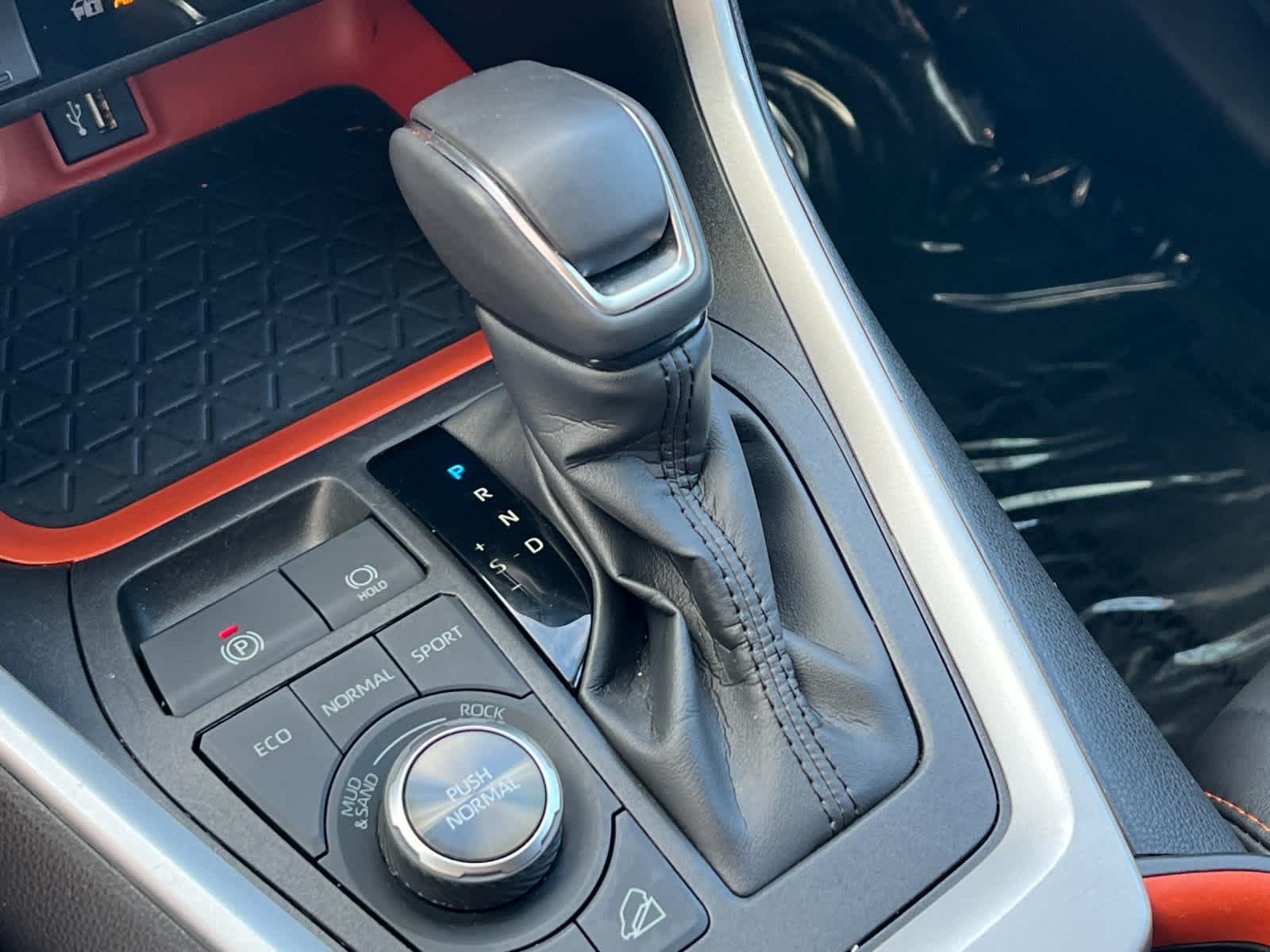 Thumbnail: 2024 Toyota RAV4 - 21