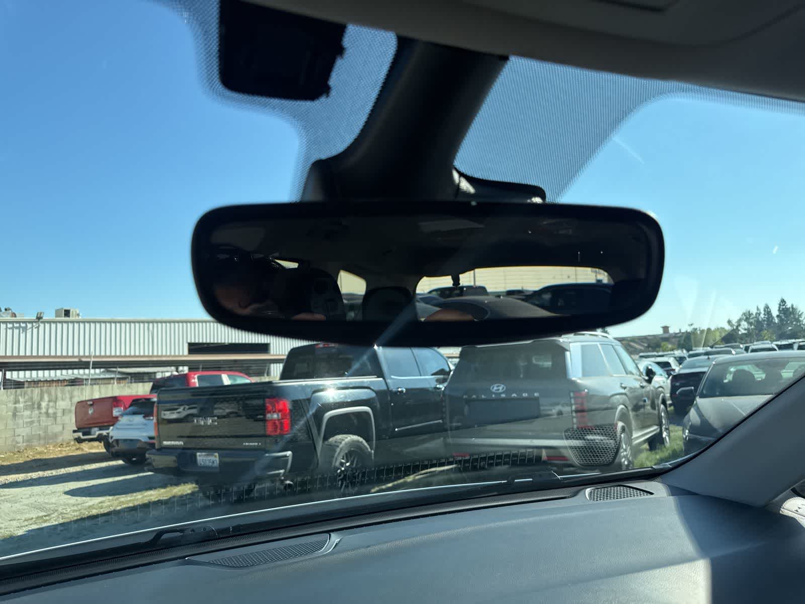 Thumbnail: 2023 Chrysler Voyager - 22