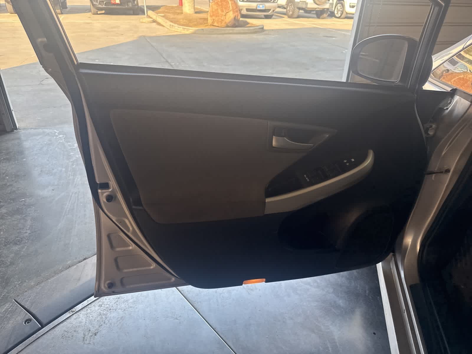 Thumbnail: 2014 Toyota Prius - 18