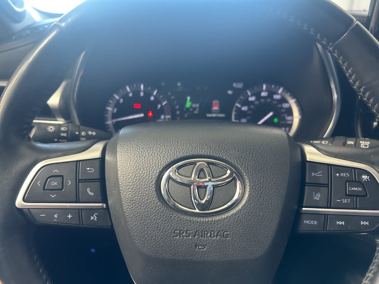 Thumbnail: 2022 Toyota Highlander - 28
