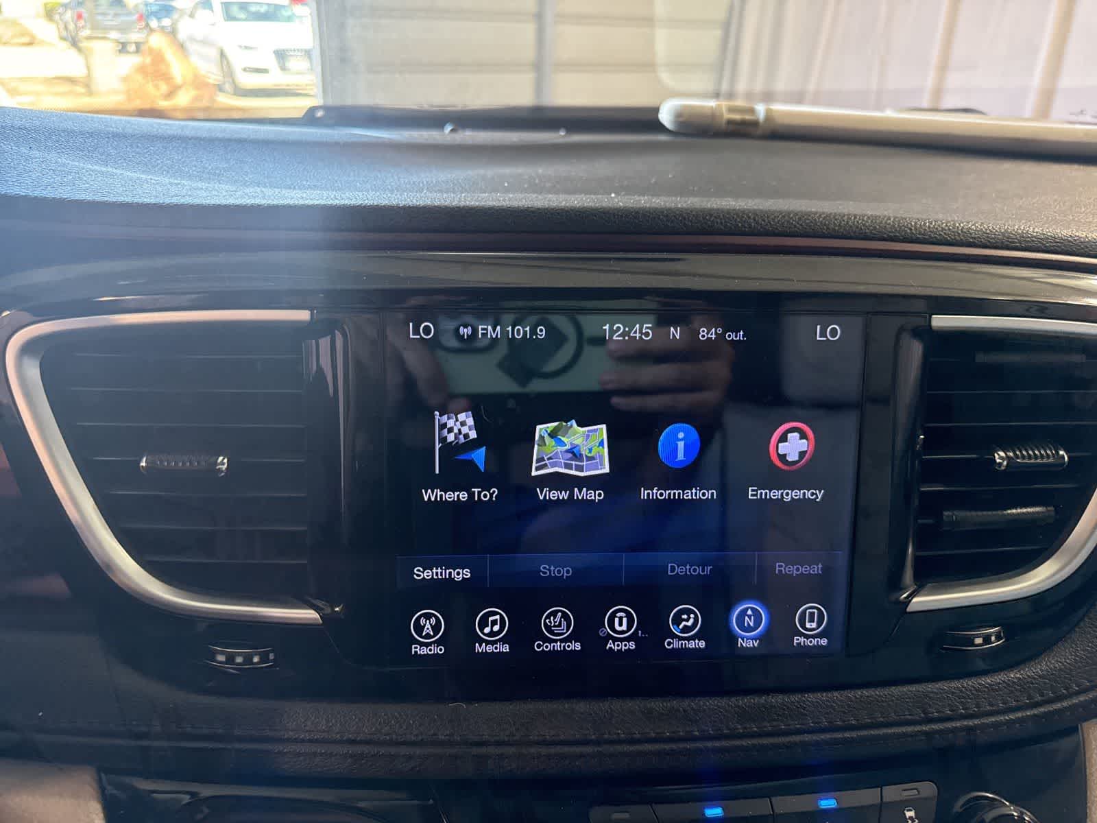 Thumbnail: 2017 Chrysler Pacifica - 26