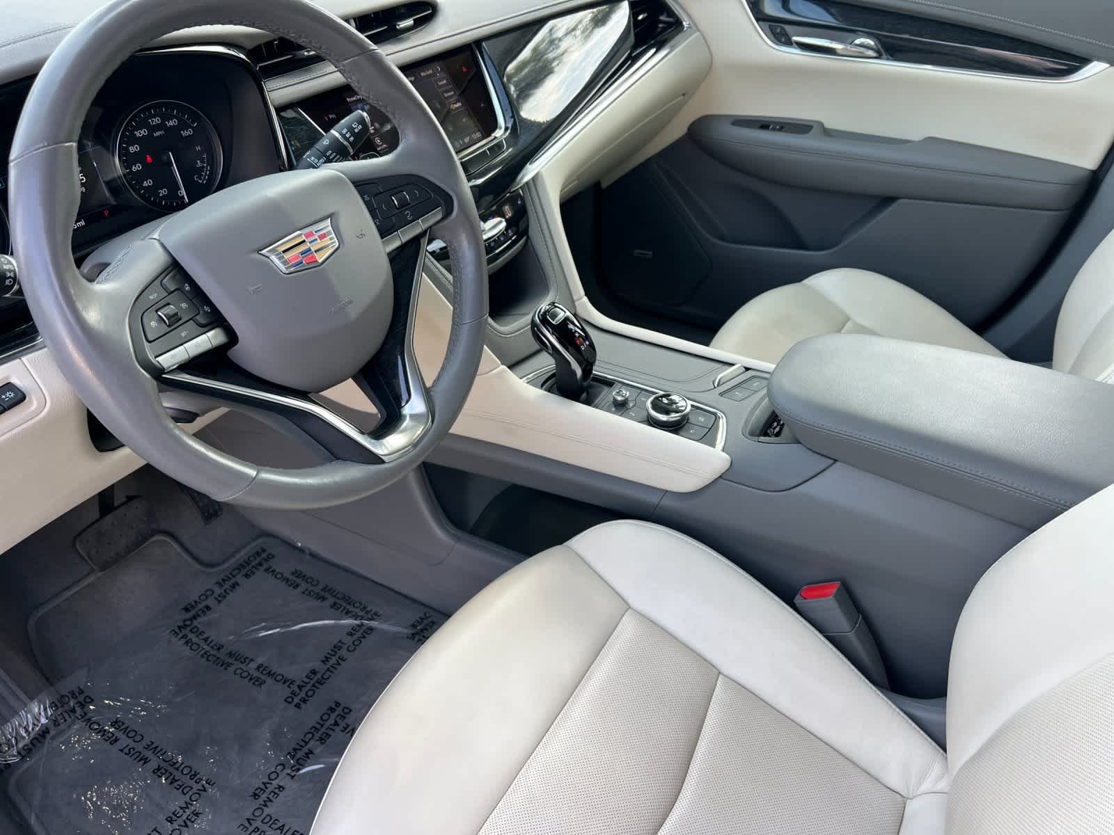 Thumbnail: 2022 Cadillac XT6 - 11