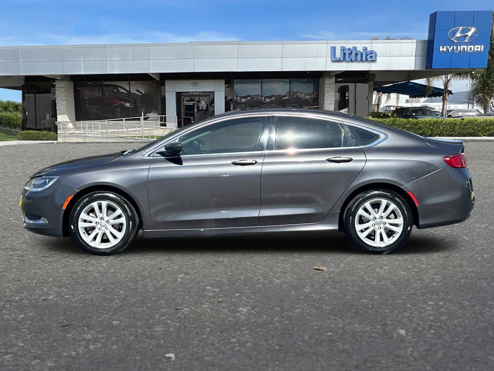 Thumbnail: 2016 Chrysler 200 - 5