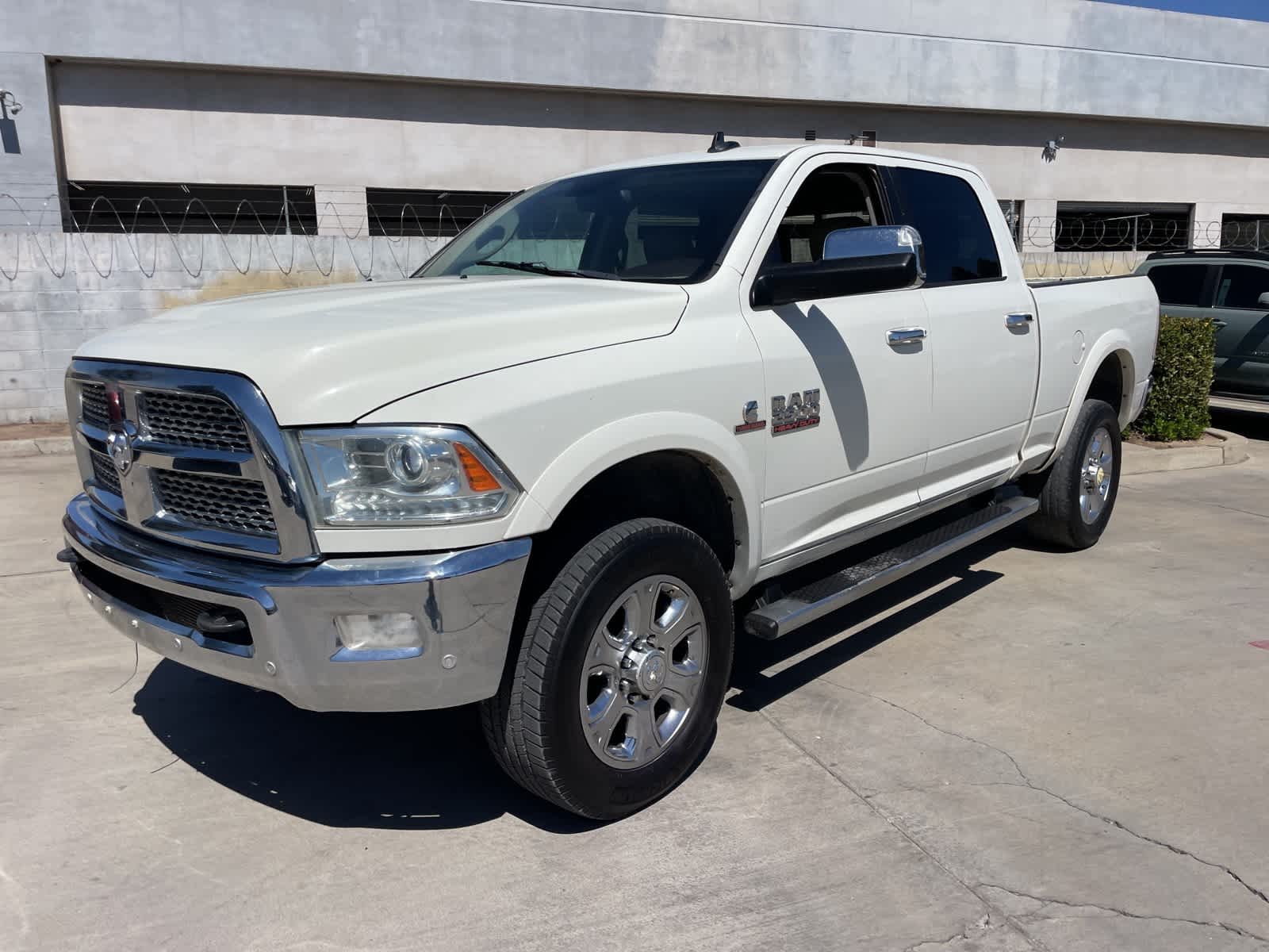 Used 2016 RAM Ram 2500 Pickup Laramie with VIN 3C6UR5FL6GG315159 for sale in Fresno, CA