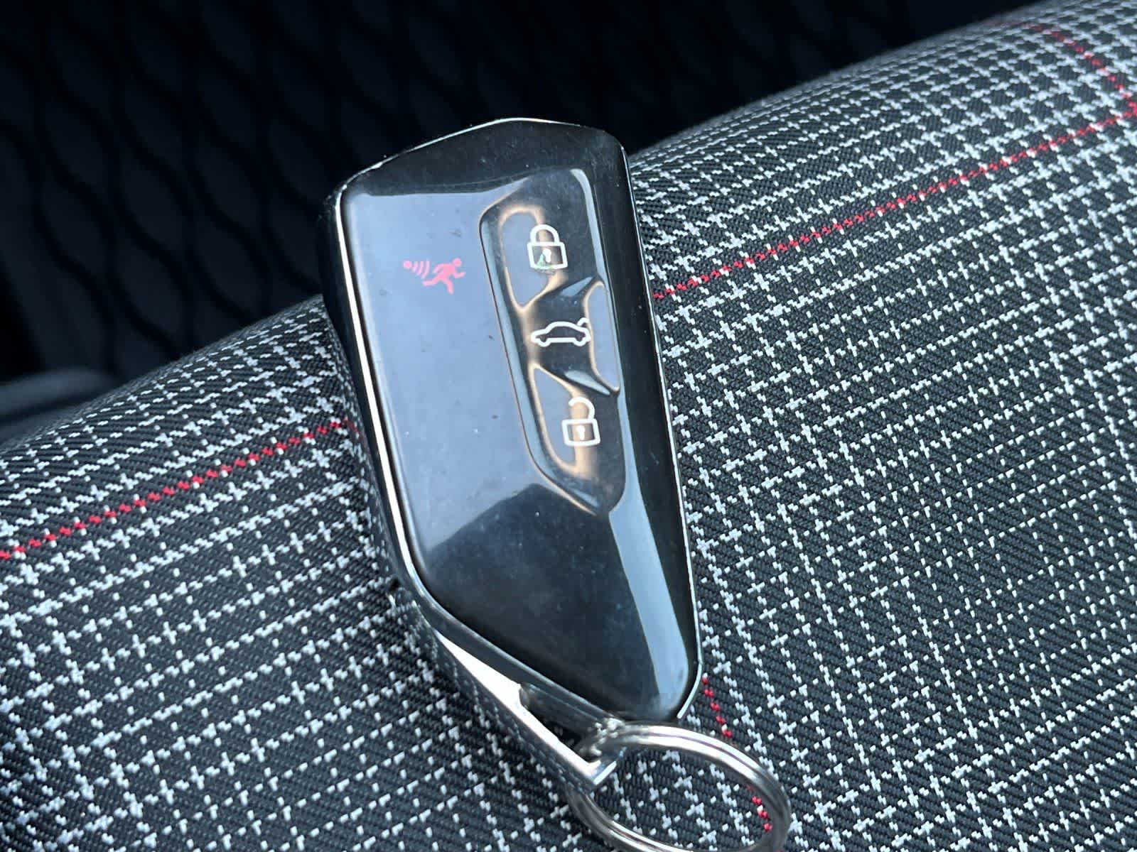 Thumbnail: 2023 Volkswagen Golf - 28