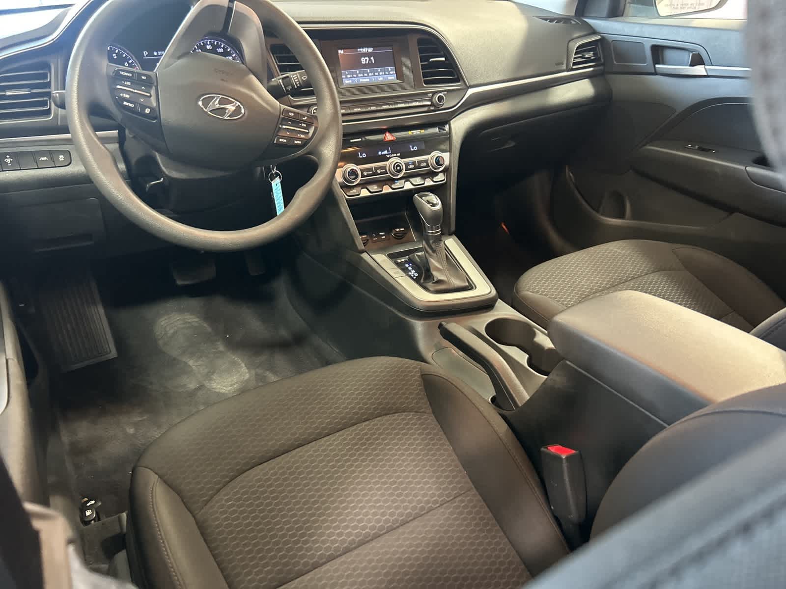 2020 Hyundai Elantra SE 20