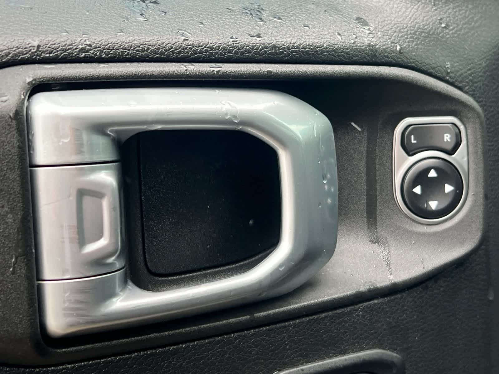 Thumbnail: 2021 Jeep Gladiator - 14