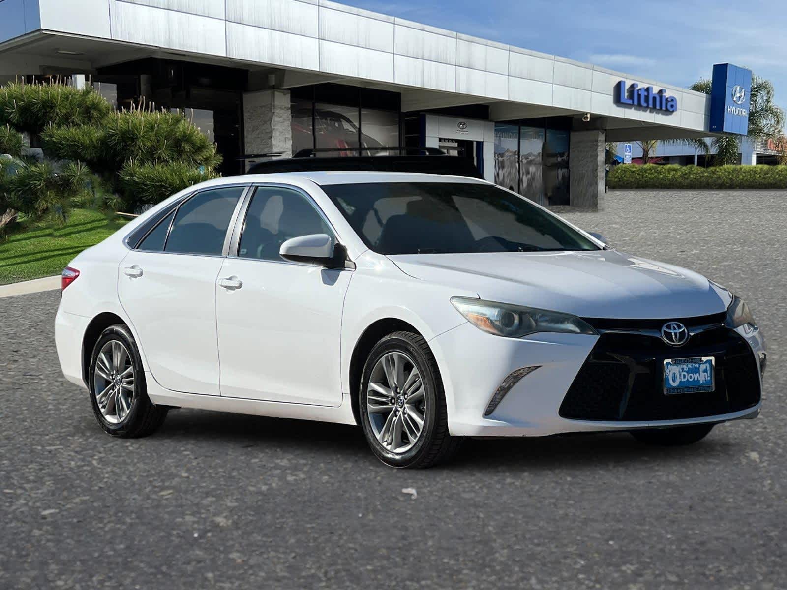 Thumbnail: 2016 Toyota Camry - 10