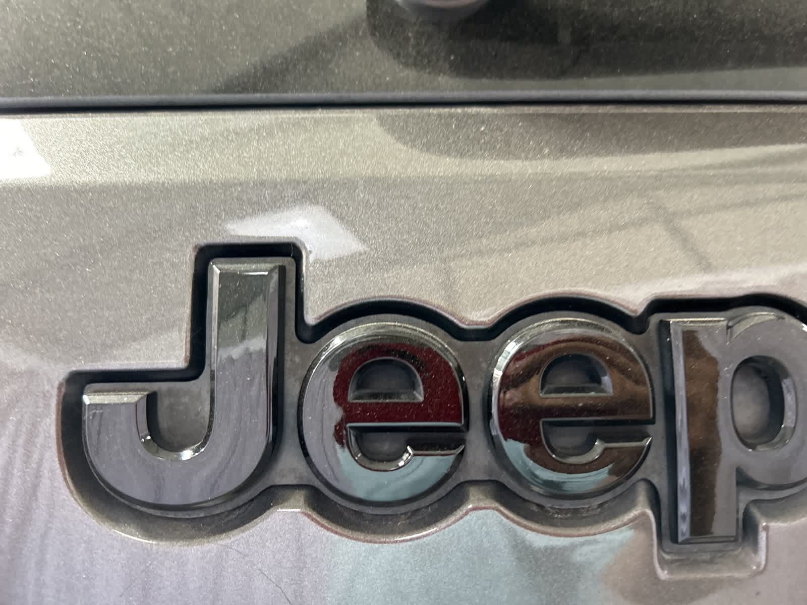 Thumbnail: 2021 Jeep Grand Cherokee - 11