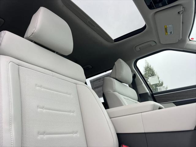 Thumbnail: 2025 Hyundai Santa Fe - 16