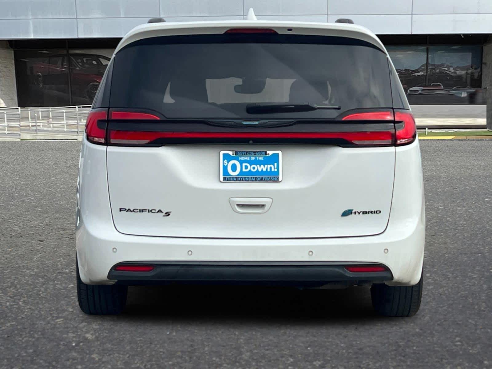 Thumbnail: 2021 Chrysler Pacifica - 8