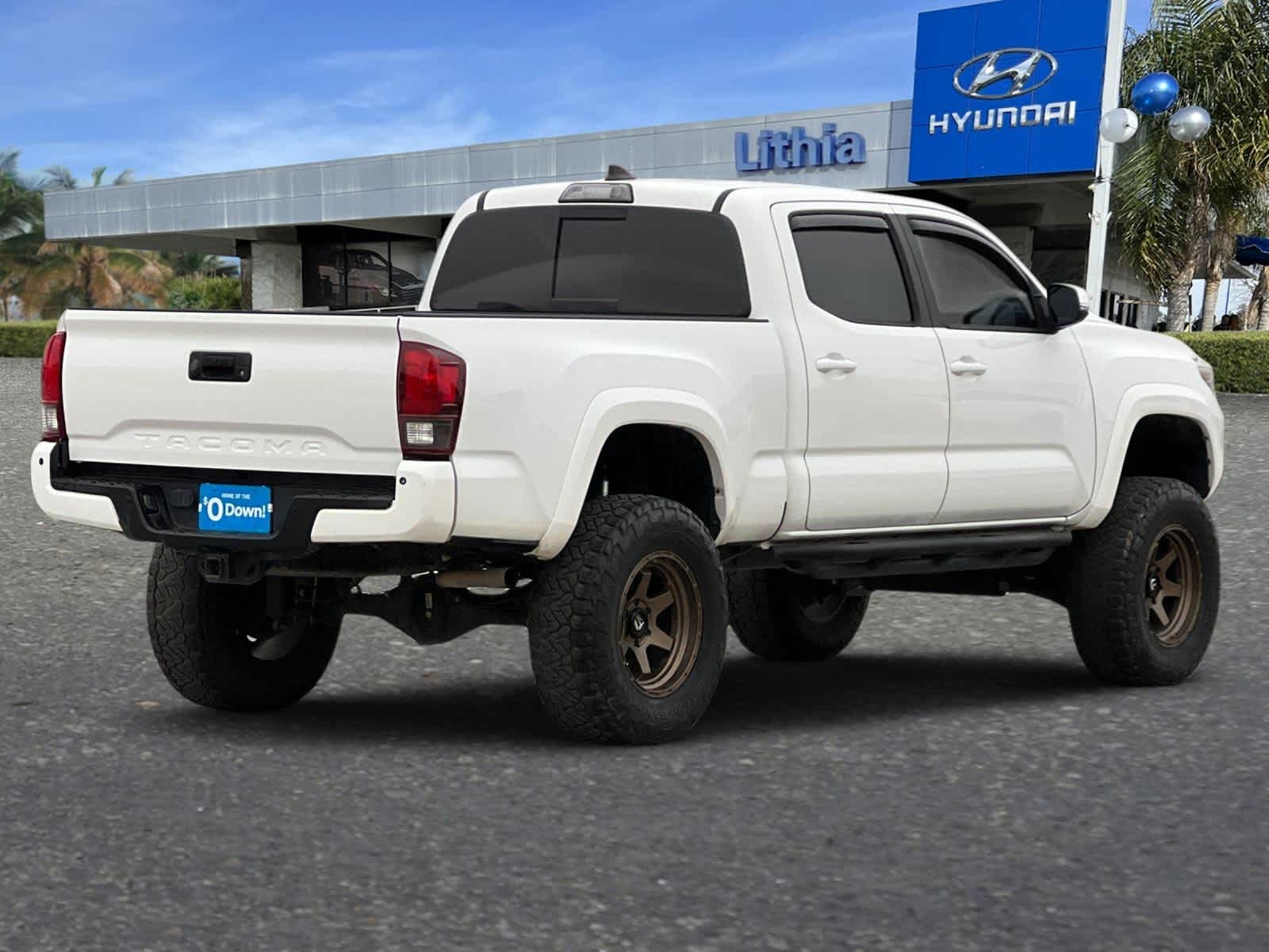 Thumbnail: 2018 Toyota Tacoma - 2