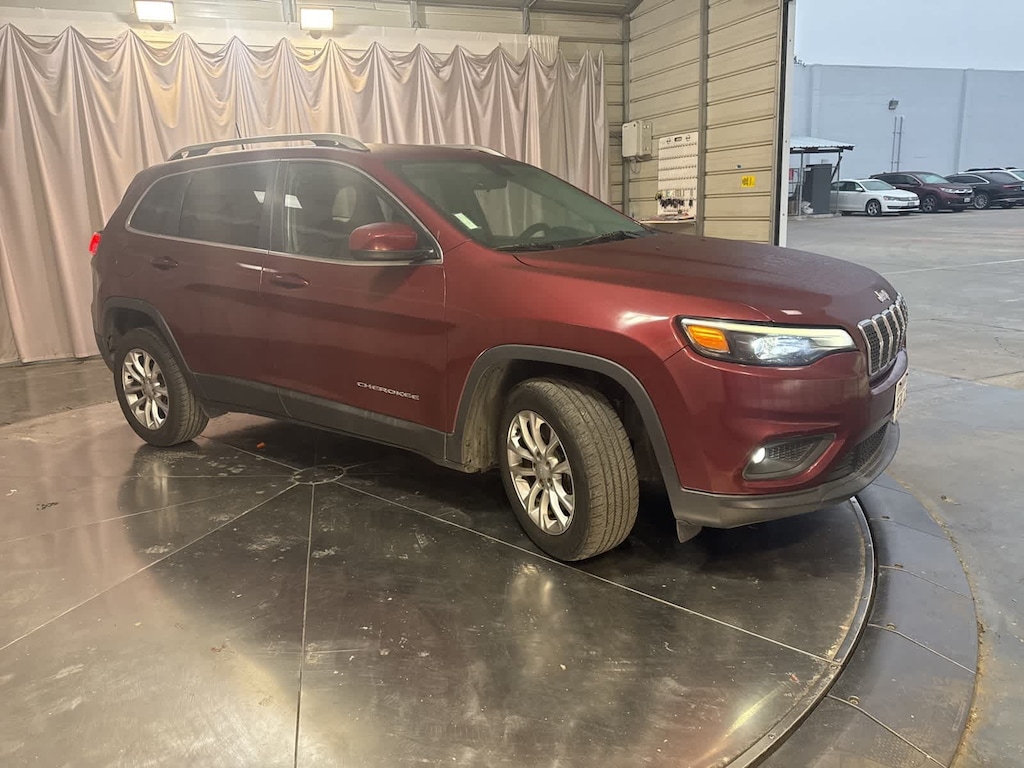 Used 2019 Jeep Cherokee Latitude FWD SUV