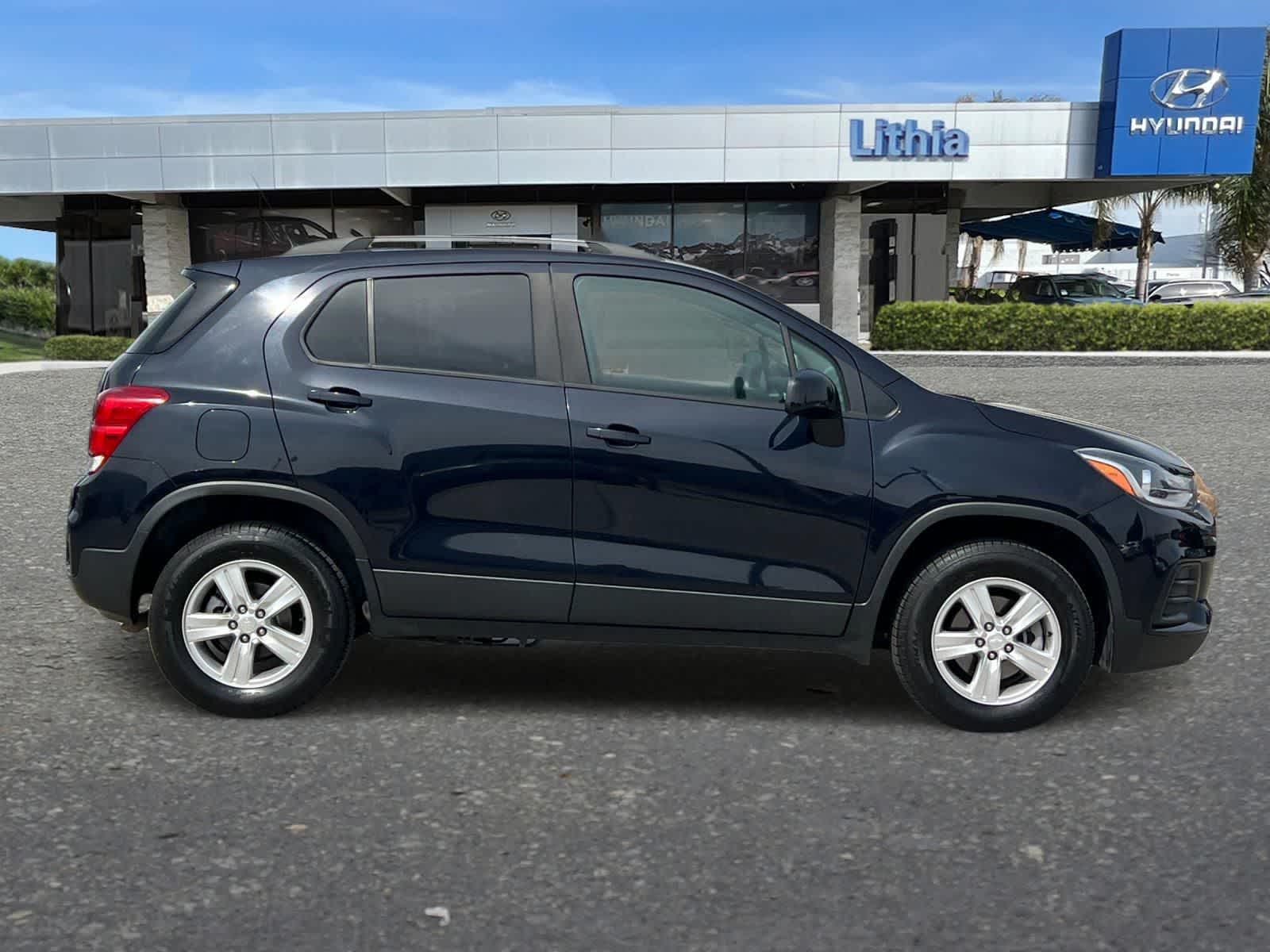 Thumbnail: 2021 Chevrolet Trax - 9