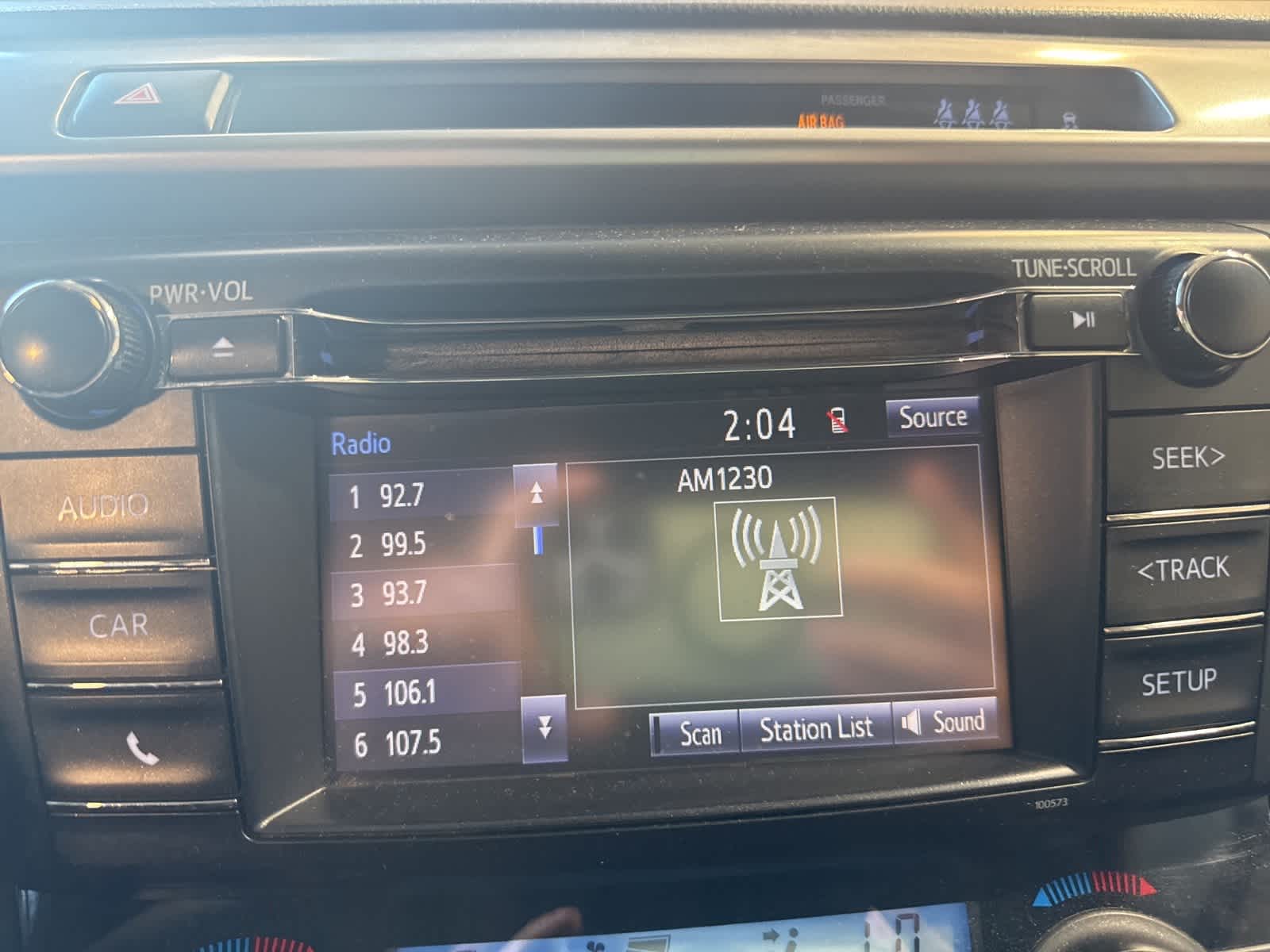 Thumbnail: 2017 Toyota RAV4 - 23