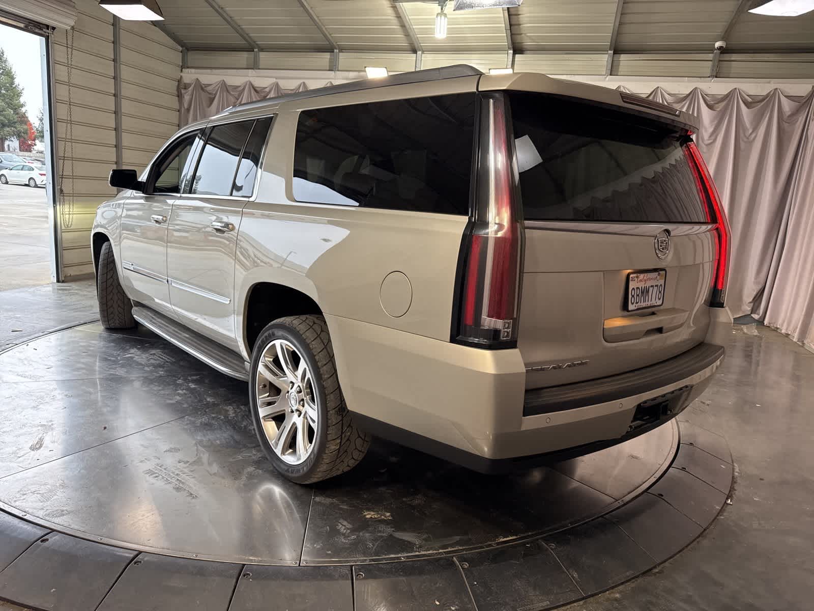 Thumbnail: 2015 Cadillac Escalade - 7