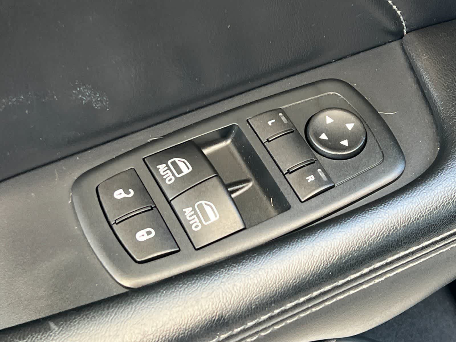 Thumbnail: 2016 Dodge Challenger - 14