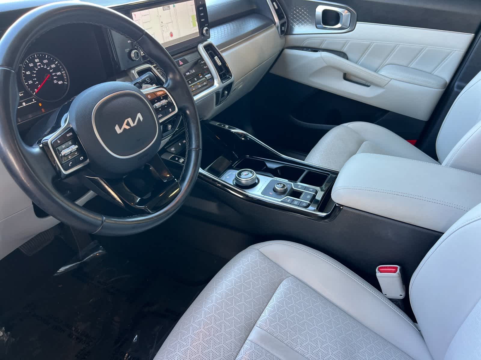 Thumbnail: 2022 Kia Sorento - 11
