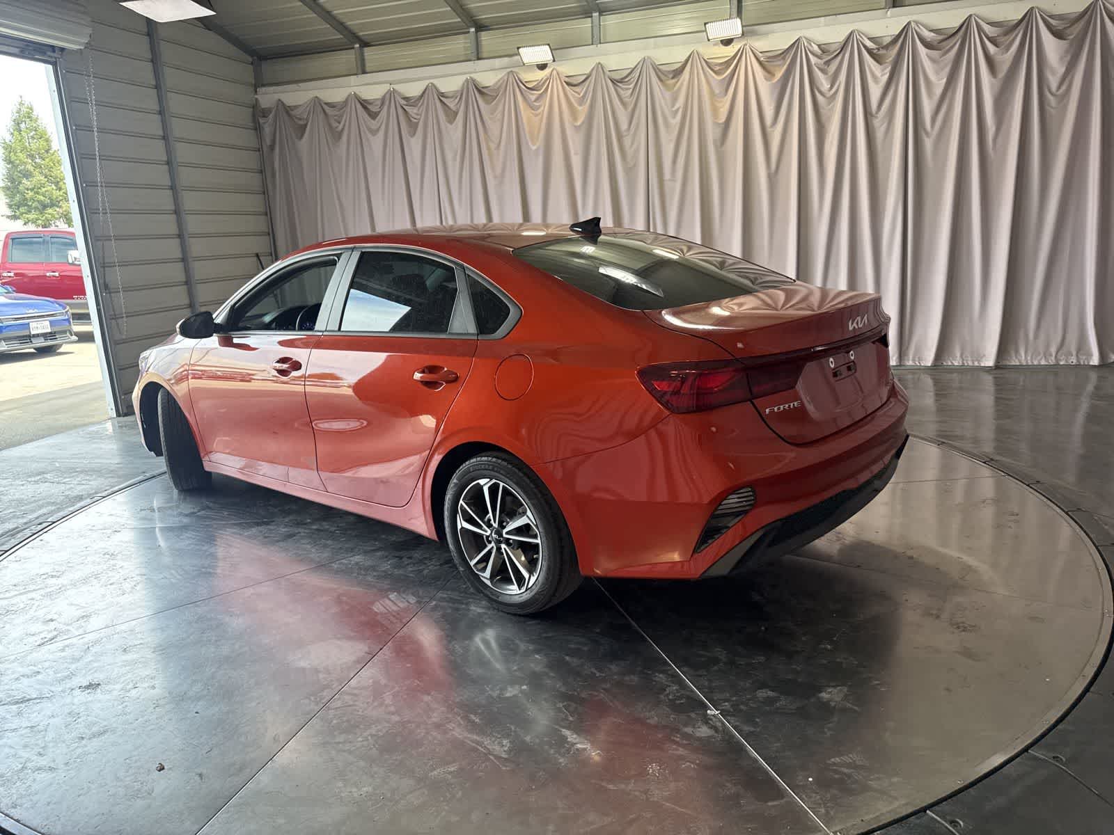 2022 Kia Forte LXS photo 3