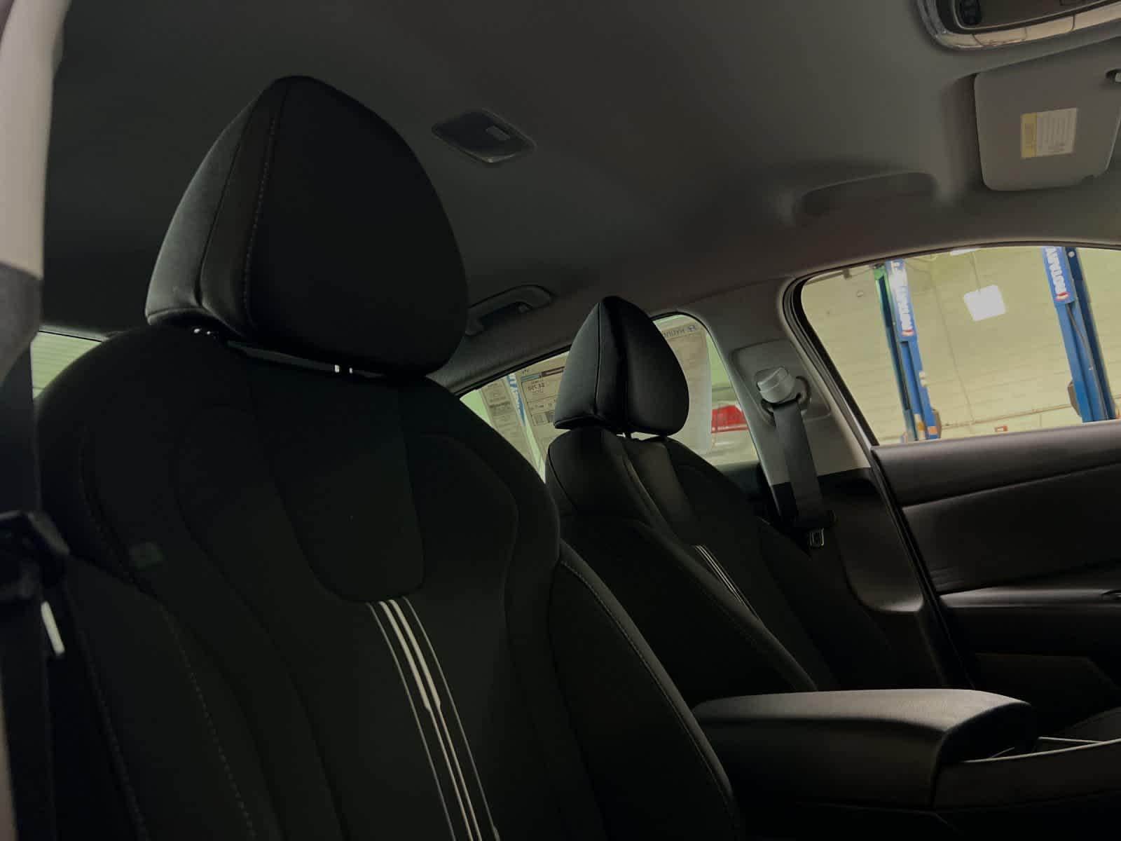 Thumbnail: 2025 Hyundai Elantra - 17