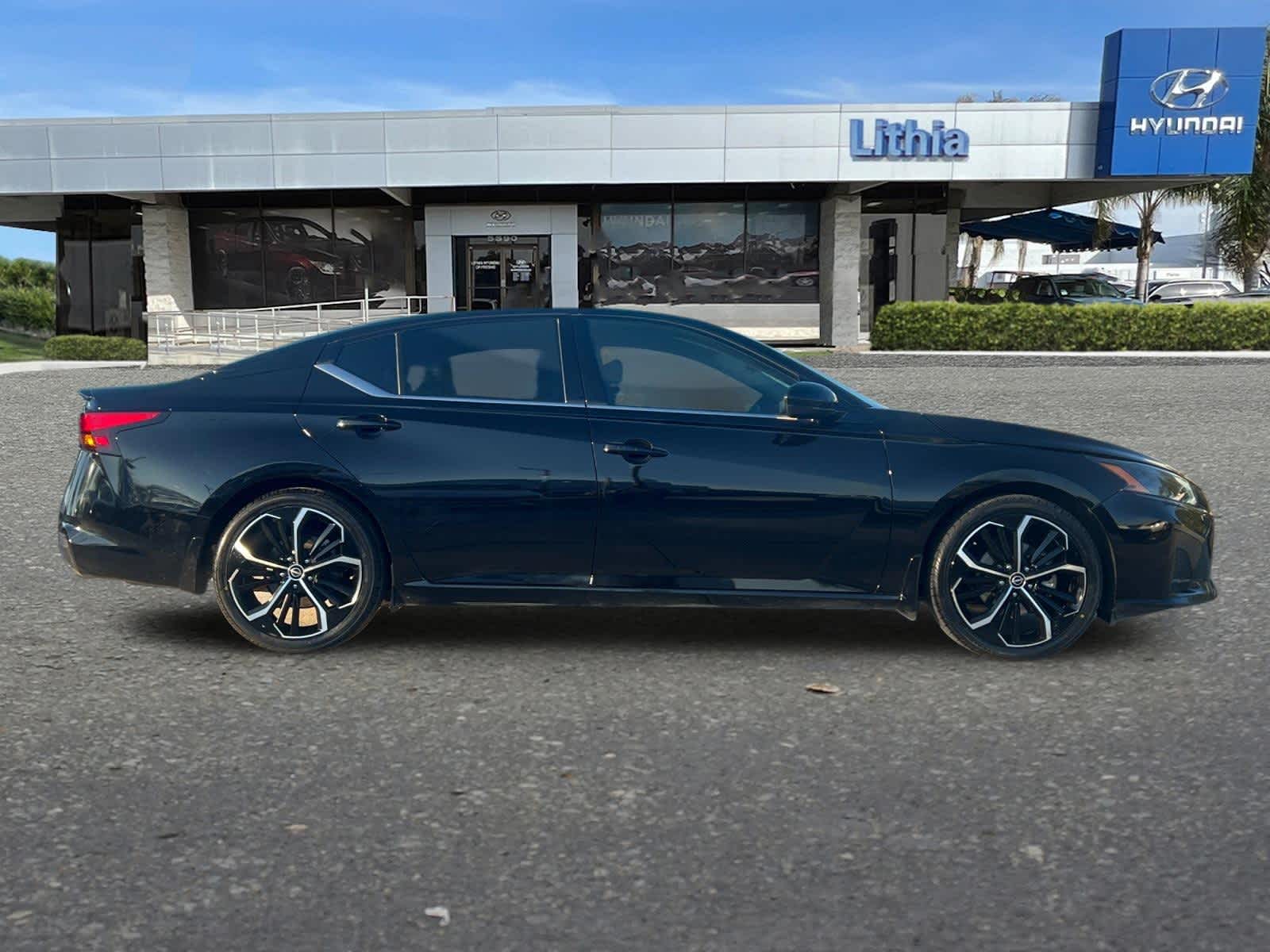 Thumbnail: 2023 Nissan Altima - 8