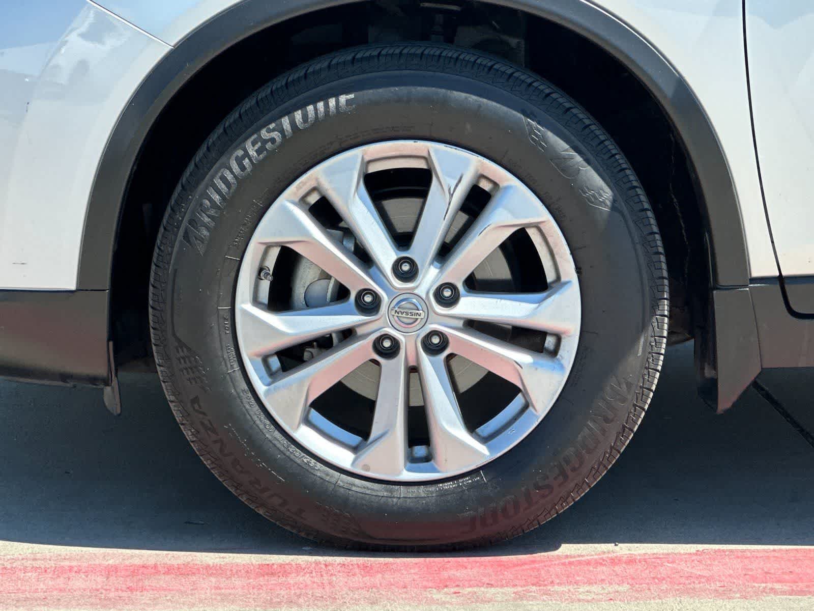 Thumbnail: 2015 Nissan Rogue - 27