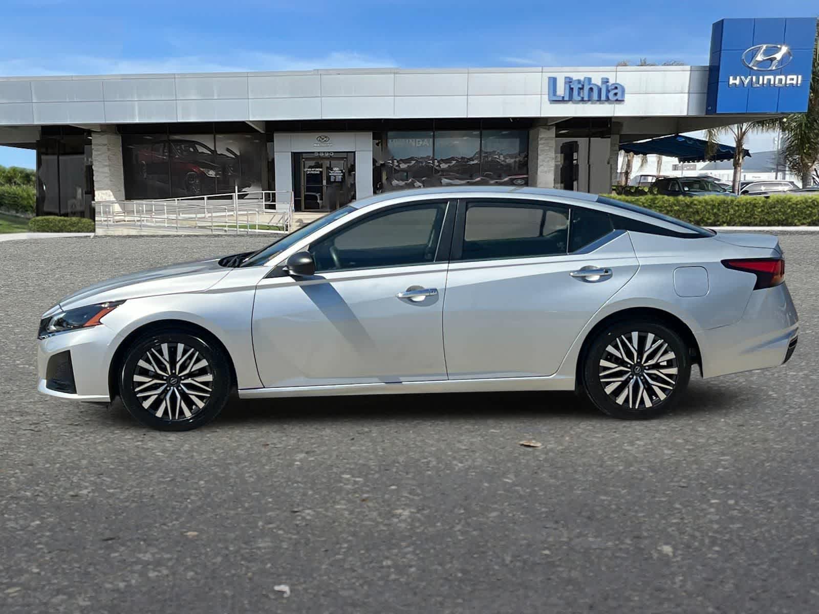 Thumbnail: 2024 Nissan Altima - 5