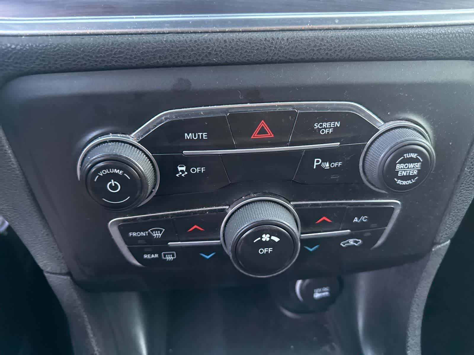 Thumbnail: 2018 Dodge Charger - 18