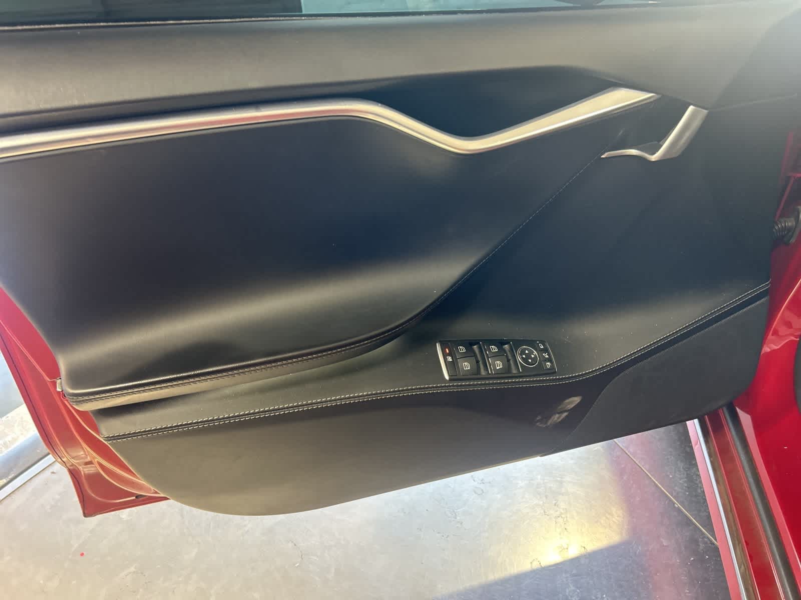 Thumbnail: 2018 Tesla Model S - 23