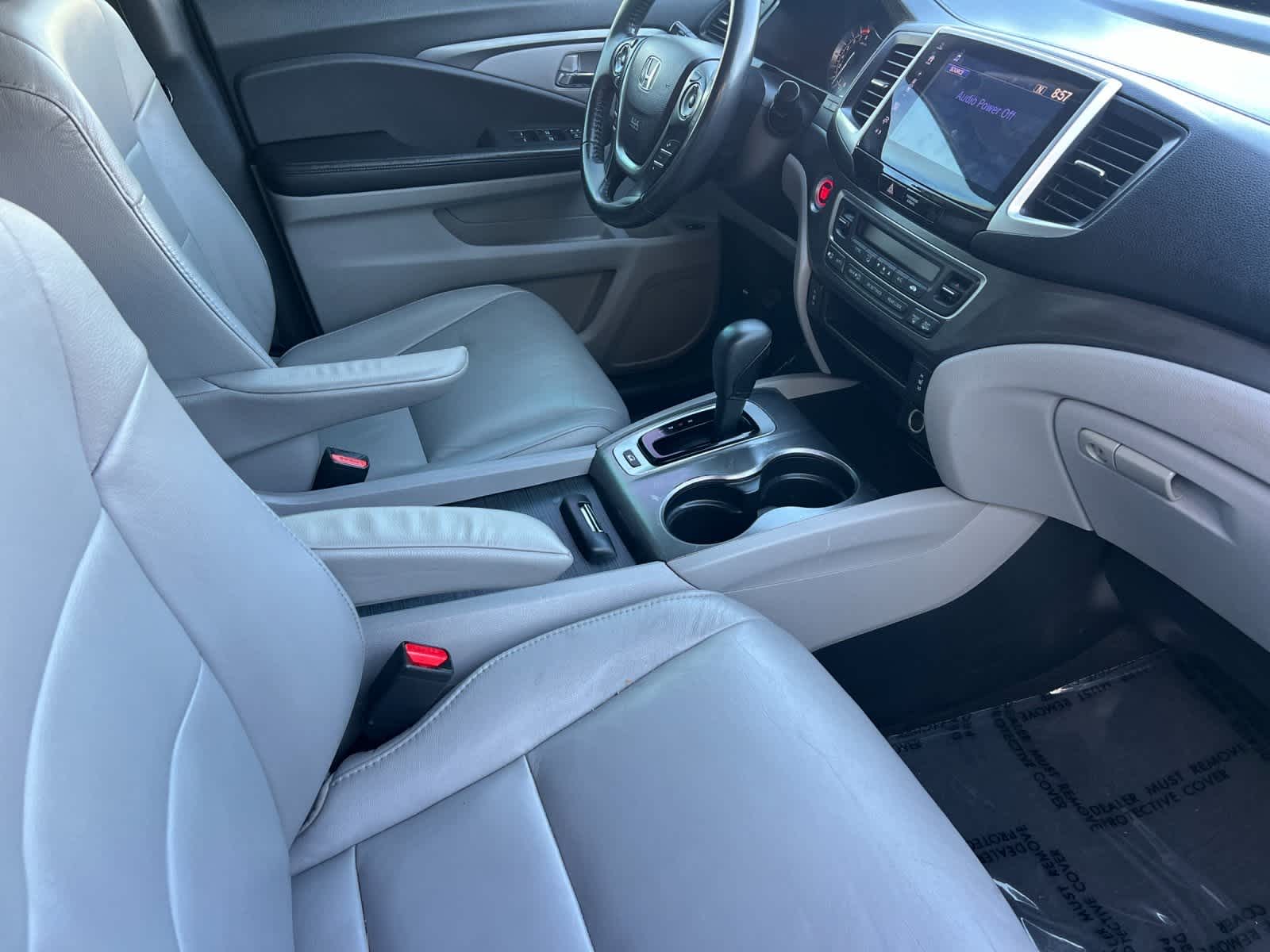 Thumbnail: 2017 Honda Pilot - 18