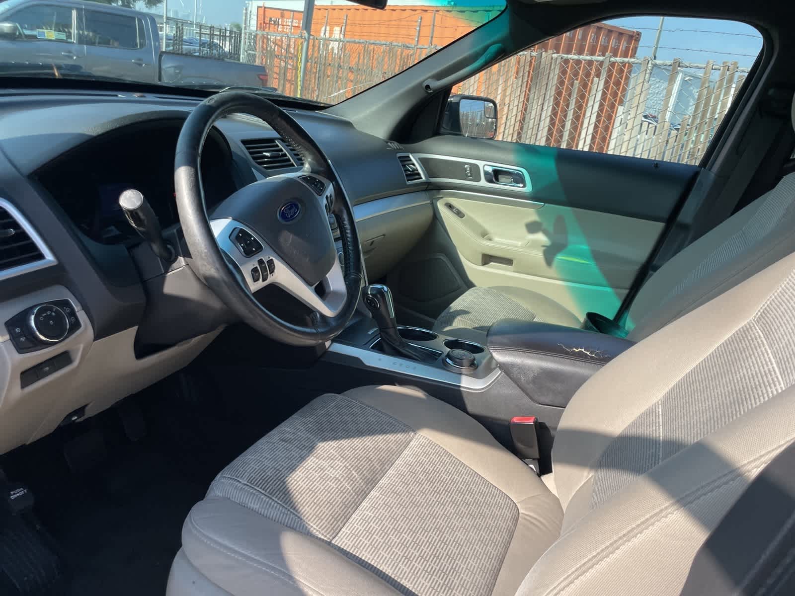 Thumbnail: 2013 Ford Explorer - 23