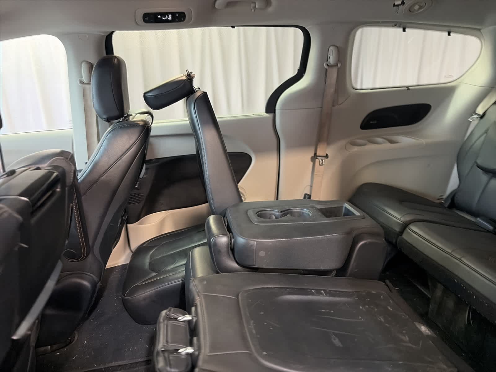 Thumbnail: 2017 Chrysler Pacifica - 18