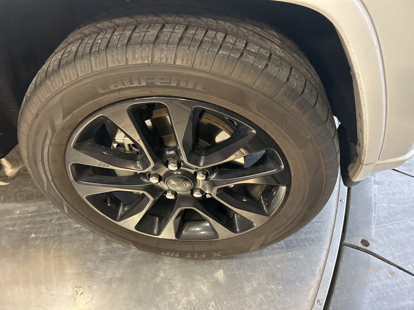 Thumbnail: 2019 Jeep Grand Cherokee - 5