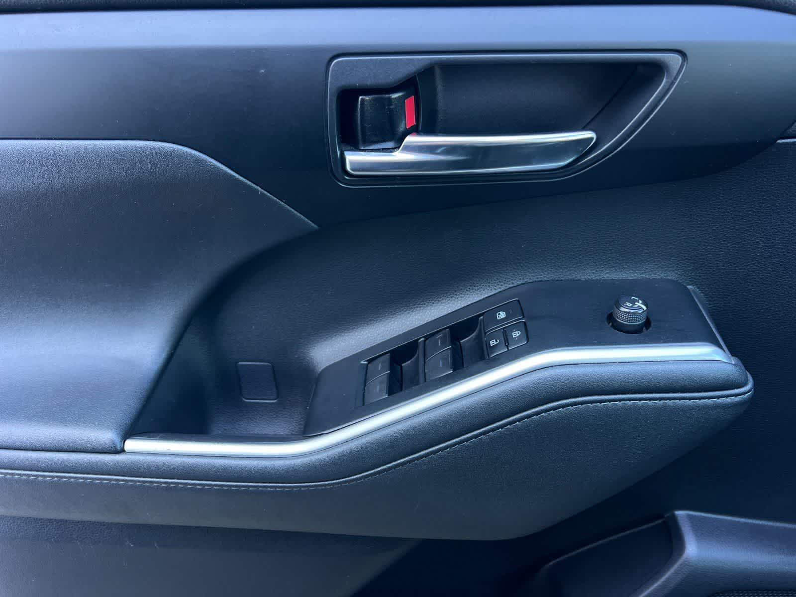 Thumbnail: 2021 Toyota Highlander - 13