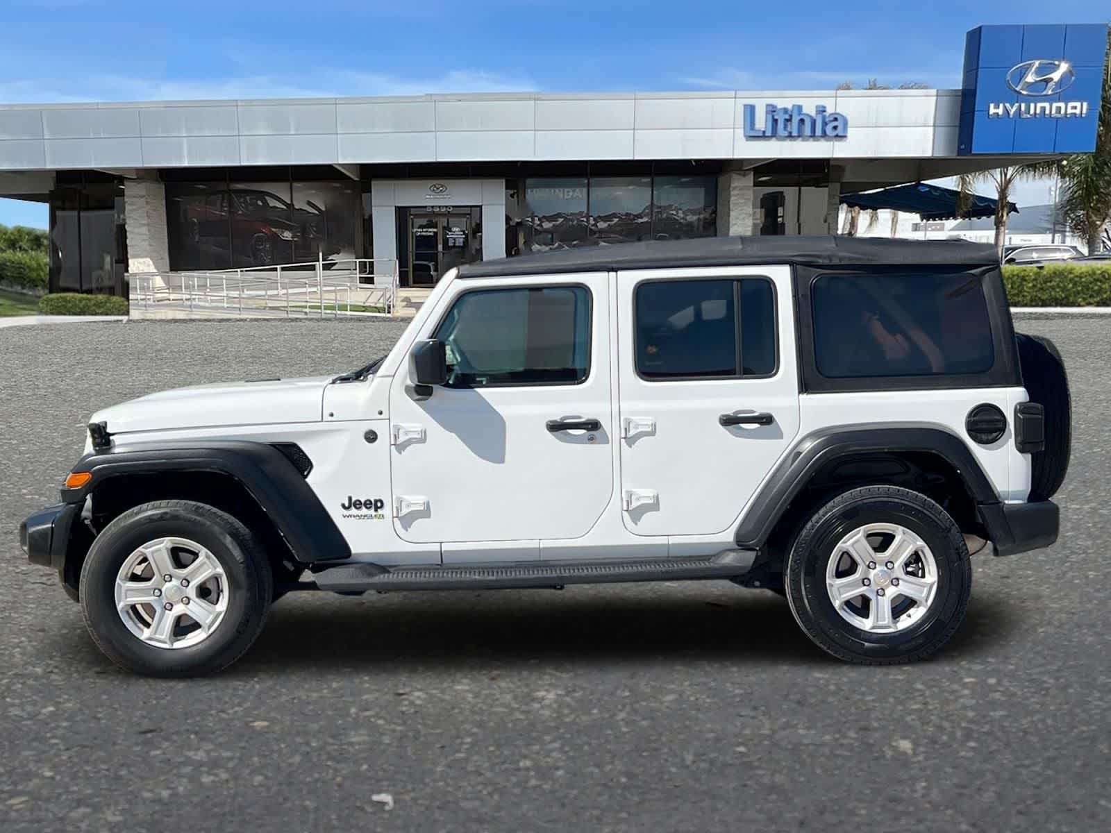 Thumbnail: 2022 Jeep Wrangler - 5