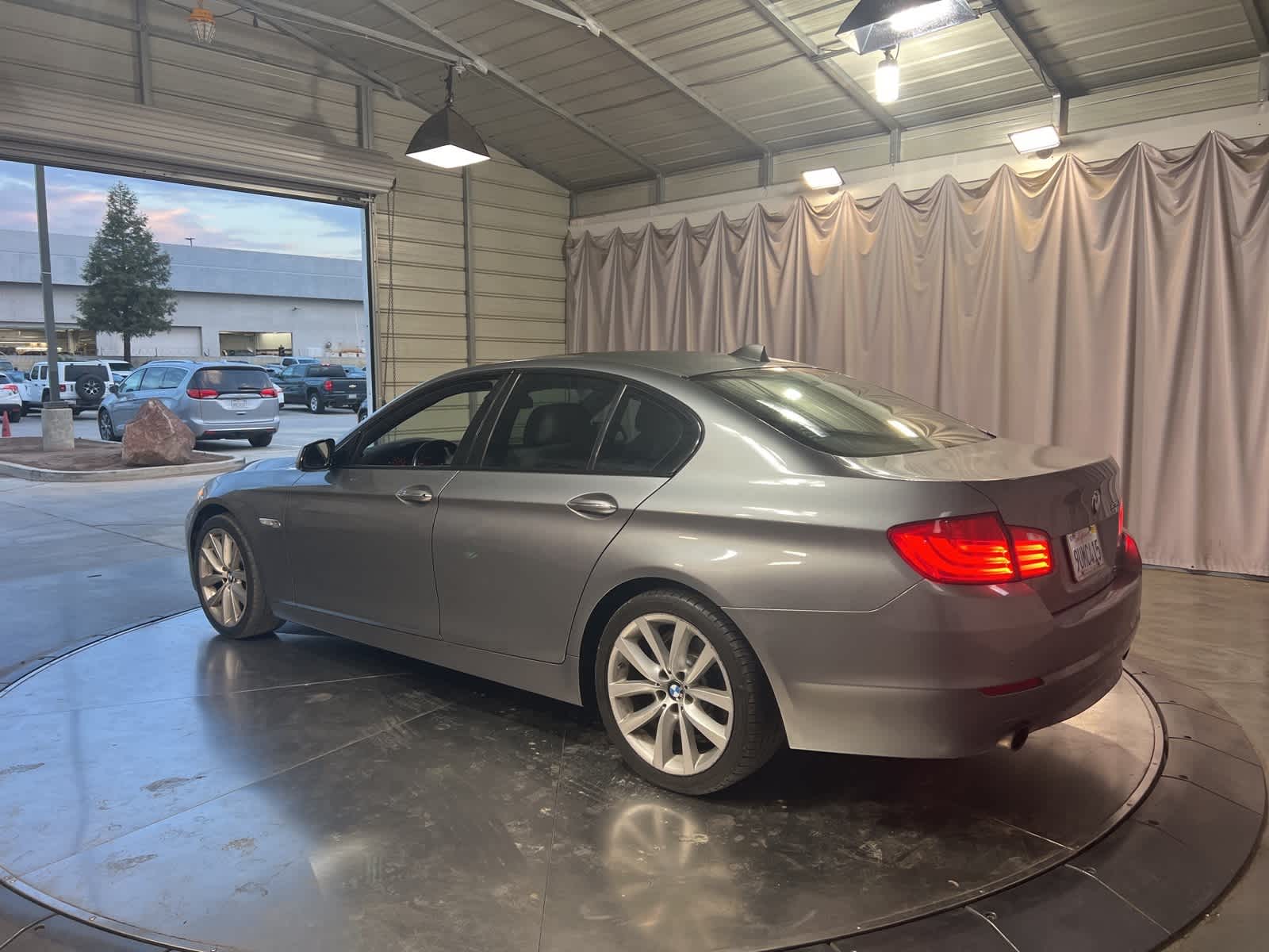 Thumbnail: 2012 BMW 5 Series - 5