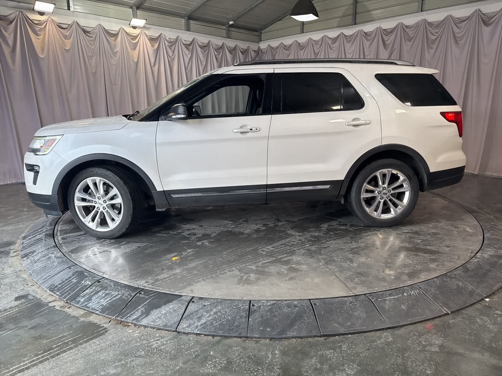 Thumbnail: 2019 Ford Explorer - 8