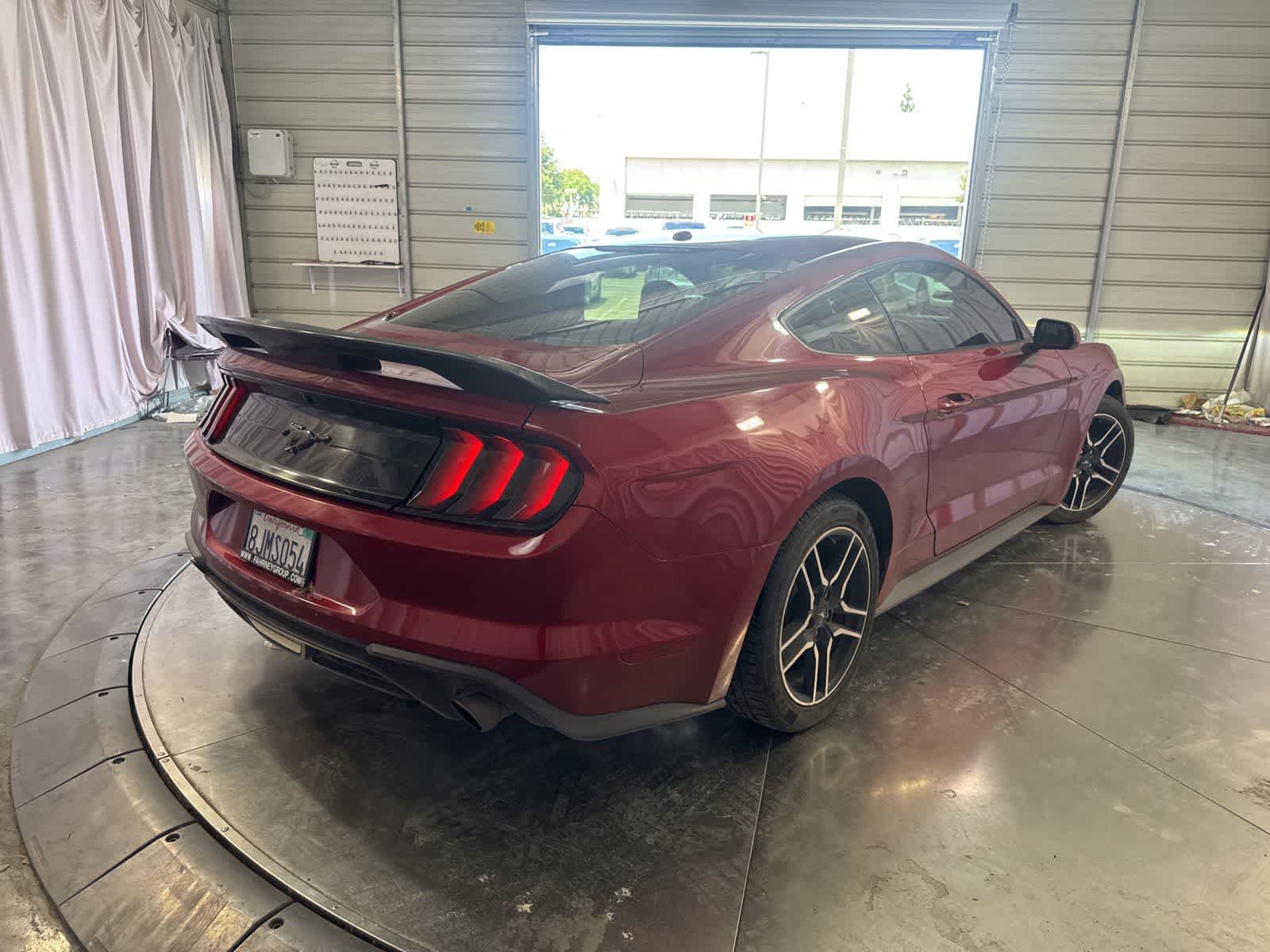 2019 Ford Mustang EcoBoost photo 4